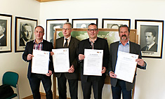 Vier Bürgermeister mit der Isel-Deklaration