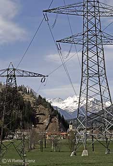 Hochspannungsleitungen bei Huben in Osttirol