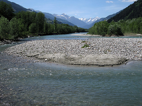 Die Isel im Iseltal gegen die Virger Nordkette