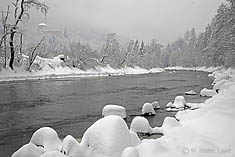 Neuschnee auf Schloss Bruck und der Isel bei Lienz