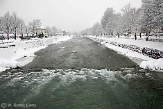 Die Isel in Lienz, flussaufwärts gesehen