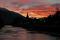 Morgenrot über der Isel in Lienz