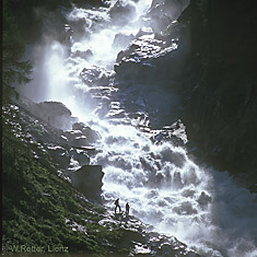 Die stürzenden Wasser der Umbalkatarakte